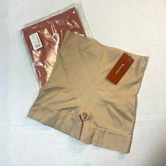 $10 SALE Werena NWT Shaping Boyshort Beige Cream Tan Sz M Light Support - Picture 1 of 10